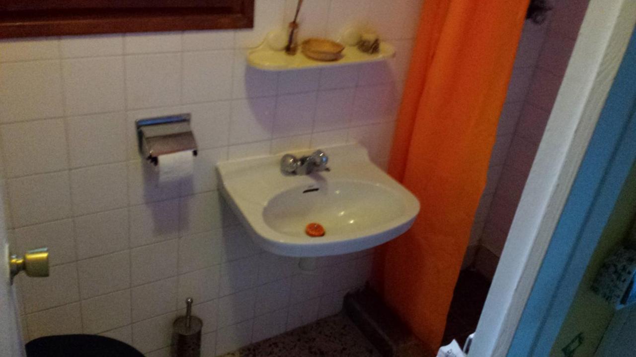 La Casa De Las Burbujas Azules Caspe Luaran gambar