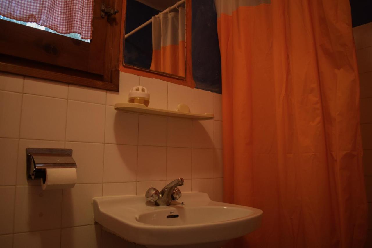 La Casa De Las Burbujas Azules Caspe Luaran gambar